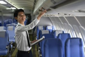 男空服員