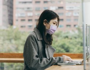 書記官打字要很快嗎