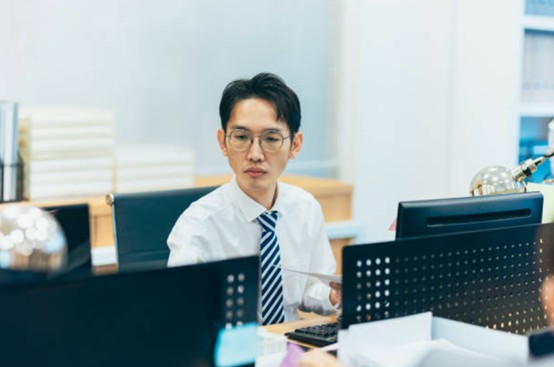 資管系出路只能當管培生？2025七大黃金出路薪水全解密 
  