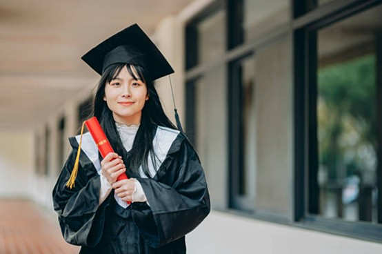 給畢業生勉勵的話：各科系畢業祝福語大全，感動又激勵人心 
  