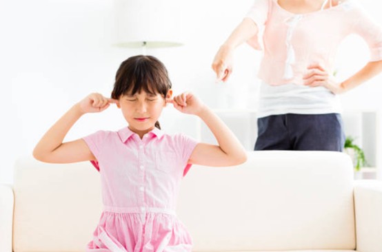 如何管教叛逆的孩子？叛逆期幾歲開始？多久會結束？
  