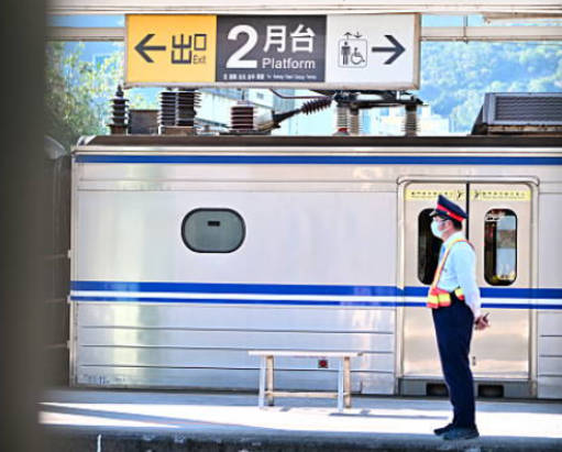 想當神仙司機？如何成為台鐵司機？台鐵司機員薪水、工作內容和年終福利分享
  