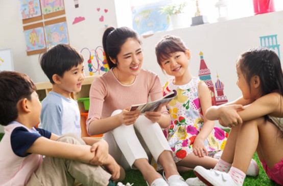 香港幼稚園老師人工：起薪頂薪、入職要求及10大院校課程一覽
  