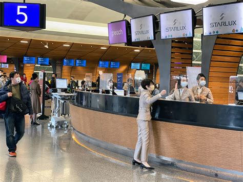 星宇航空地勤薪水-機場櫃檯報到與旅客服務實況